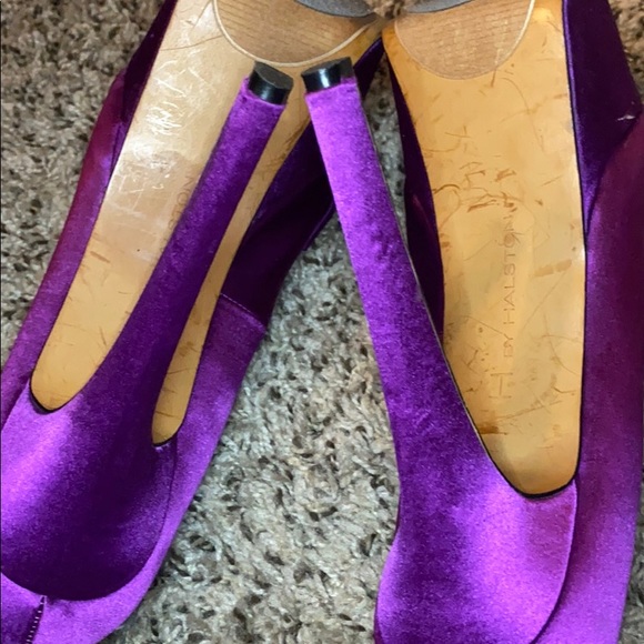 Stunning Satin Purple Platform Pumps - Picture 6 of 6